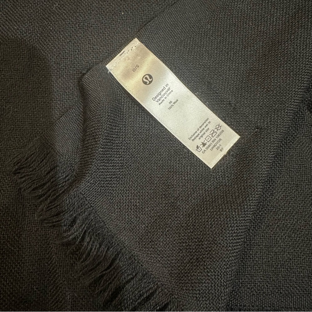 NWOT Lululemon Women’s Long Rectangle Wool Scarf Pashmina - Picture 5 of 5
